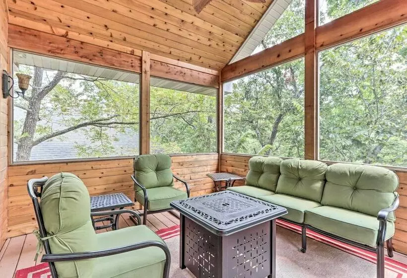 Lakefront Family Retreat In Osage Beach!