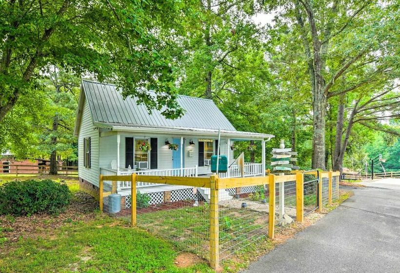 Horse Friendly Cottage W/ Fire Pit & Grill!
