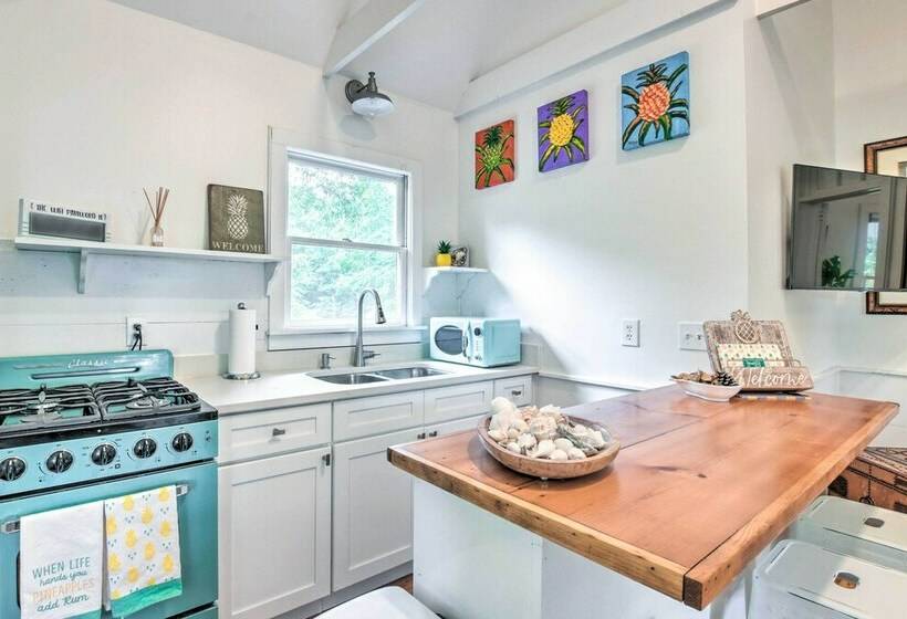 Horse Friendly Cottage W/ Fire Pit & Grill!