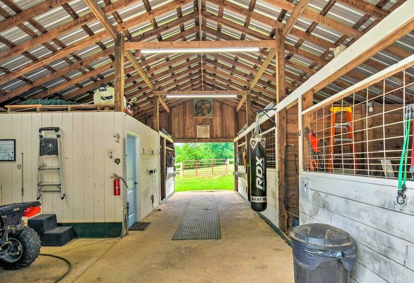 Horse Friendly Cottage W/ Fire Pit & Grill!