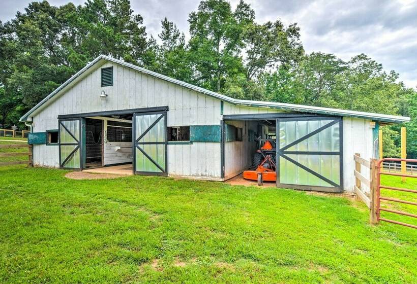 Horse Friendly Cottage W/ Fire Pit & Grill!