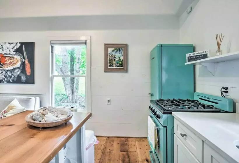 Horse Friendly Cottage W/ Fire Pit & Grill!