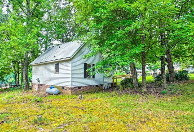 Horse Friendly Cottage W/ Fire Pit & Grill!