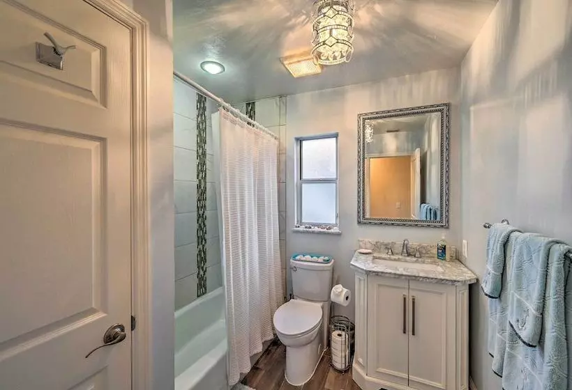 House W/ Heated Pool & Grill   Walk To Beach!