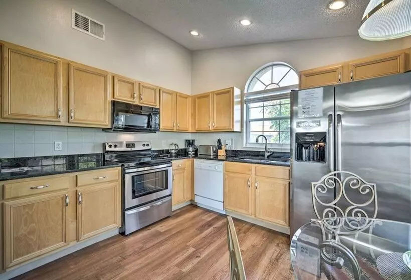 Kissimmee Escape W/ Lanai & Private Pool!