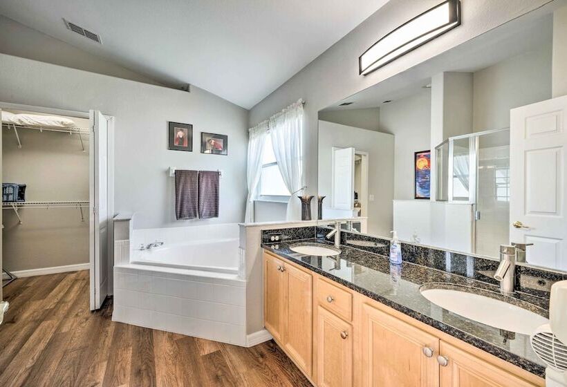 Kissimmee Escape W/ Lanai & Private Pool!