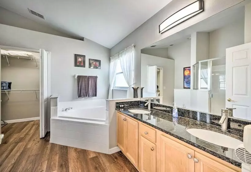 Kissimmee Escape W/ Lanai & Private Pool!