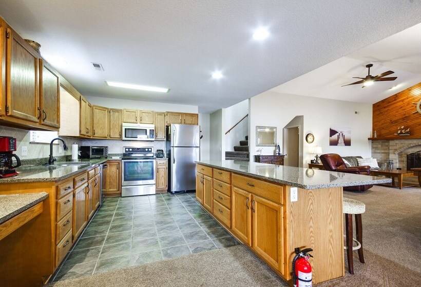 Lake Of The Ozarks Home W/ Dock & Water Slide