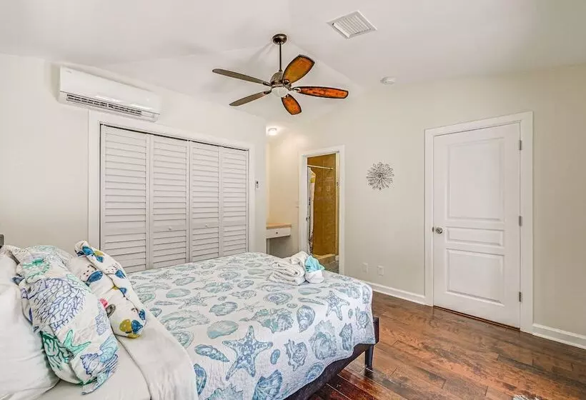 Lovely Naples Home: Backyard Oasis W/ Pool!