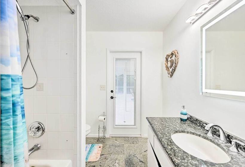 Lovely Naples Home: Backyard Oasis W/ Pool!