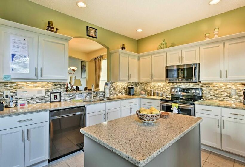 Luxe Terra Verde Villa W/ Theater: 6 Mi To Disney!