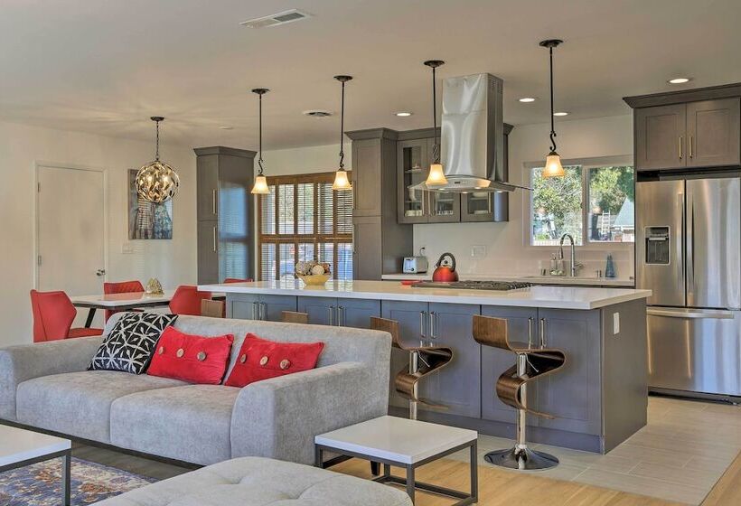 Oceanside Home W/ Patio & Grill, Walk To Beach!