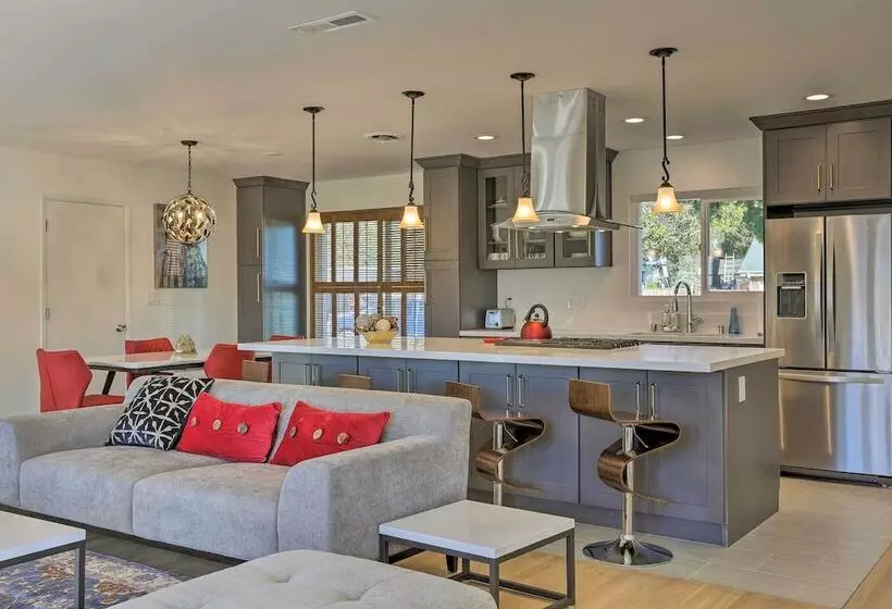 Oceanside Home W/ Patio & Grill, Walk To Beach!