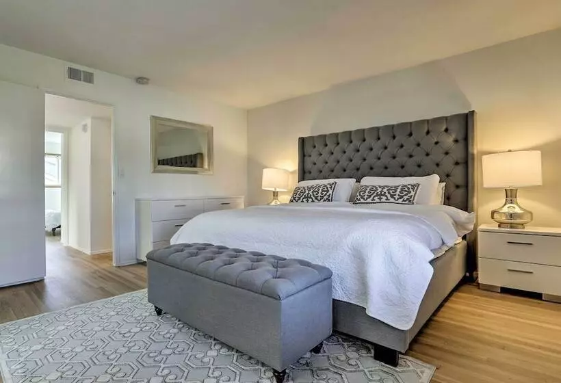 Oceanside Home W/ Patio & Grill, Walk To Beach!