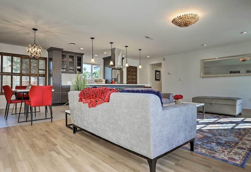 Oceanside Home W/ Patio & Grill, Walk To Beach!