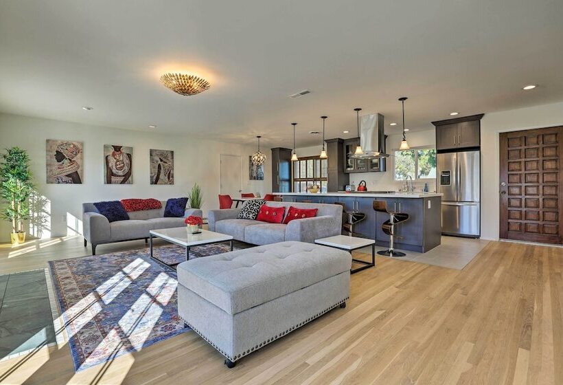 Oceanside Home W/ Patio & Grill, Walk To Beach!