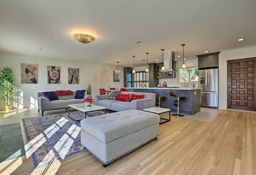 Oceanside Home W/ Patio & Grill, Walk To Beach!