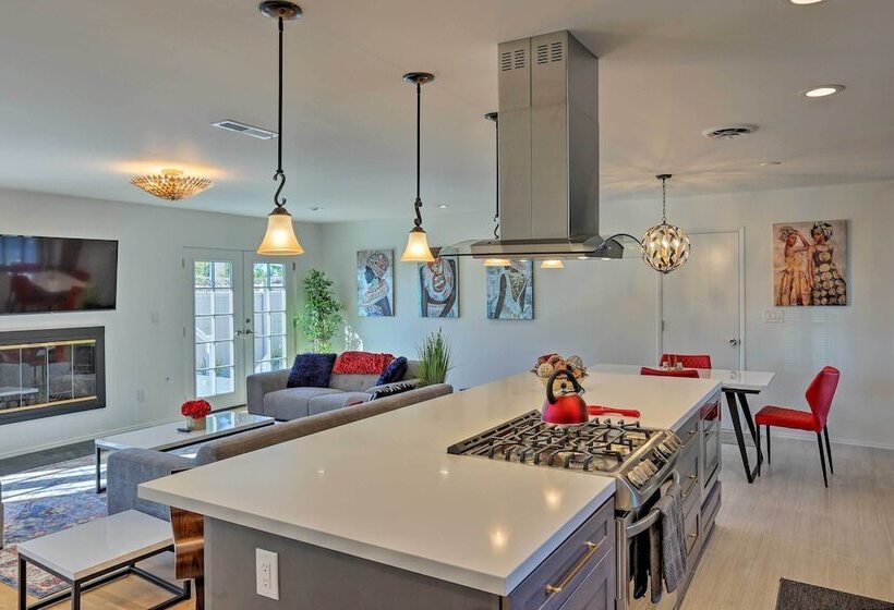 Oceanside Home W/ Patio & Grill, Walk To Beach!