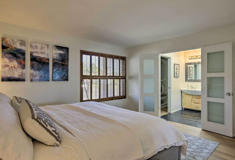 Oceanside Home W/ Patio & Grill, Walk To Beach!