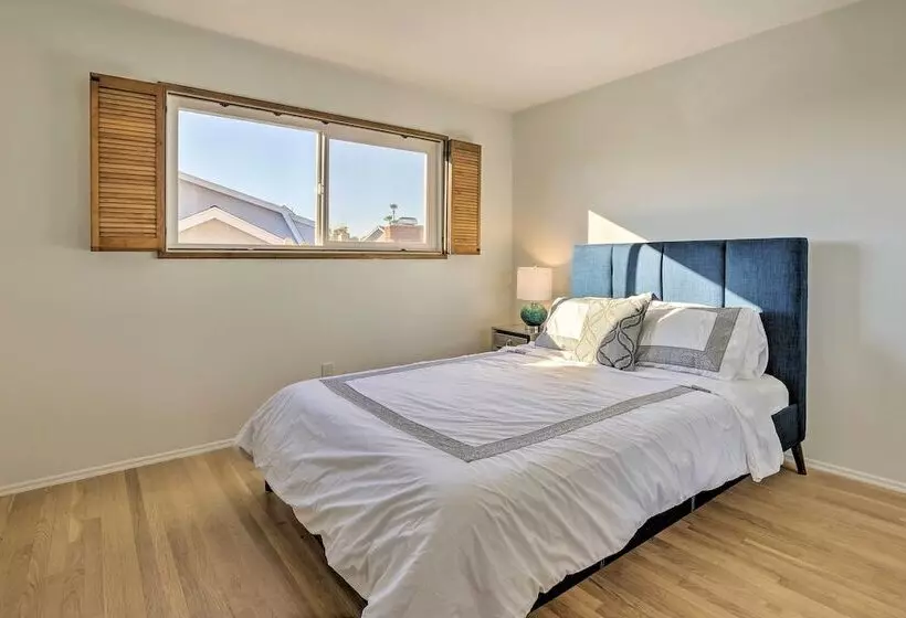 Oceanside Home W/ Patio & Grill, Walk To Beach!