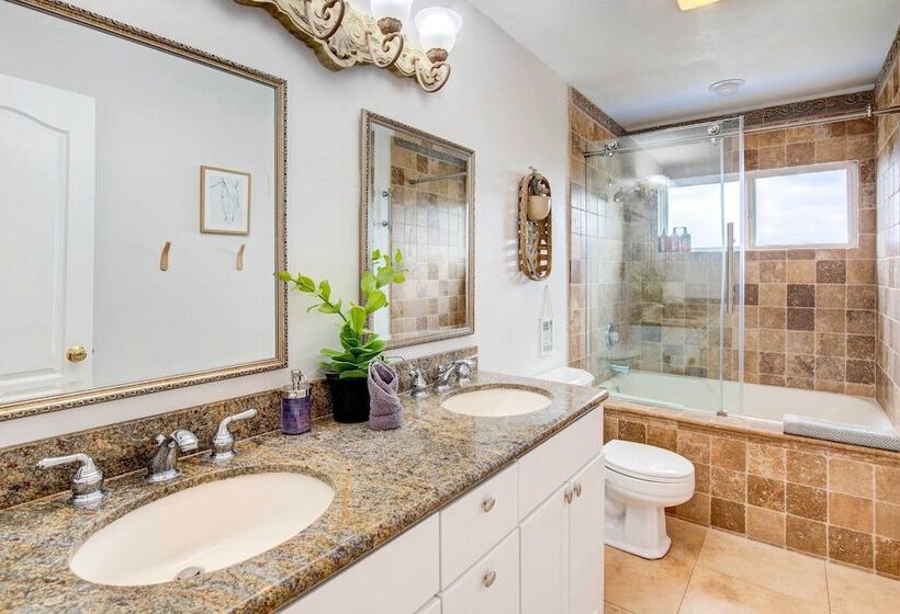 Mountaintop Ramona Home: Private Pool, Near Lake!