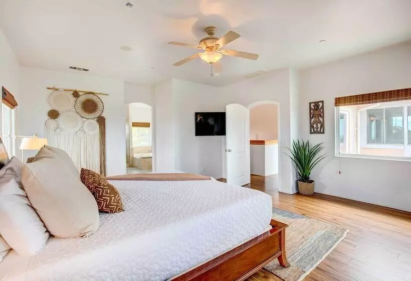 Mountaintop Ramona Home: Private Pool, Near Lake!