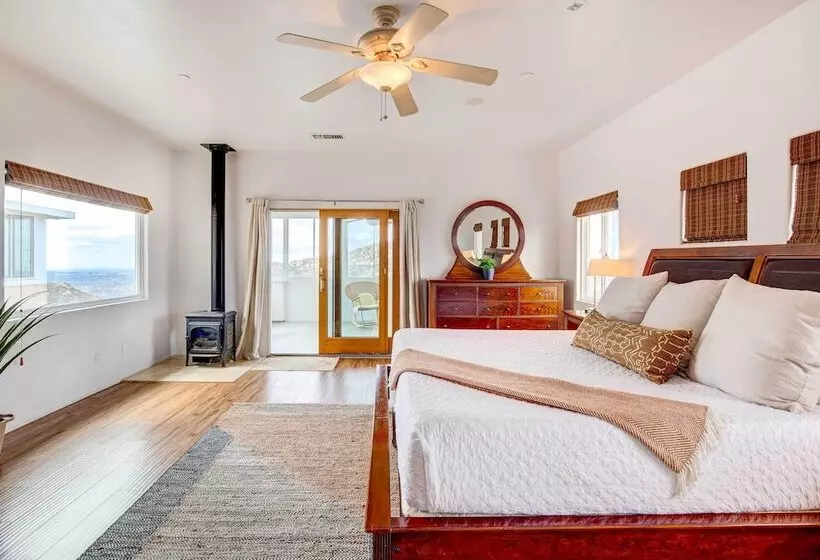 Mountaintop Ramona Home: Private Pool, Near Lake!