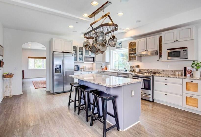 Mountaintop Ramona Home: Private Pool, Near Lake!