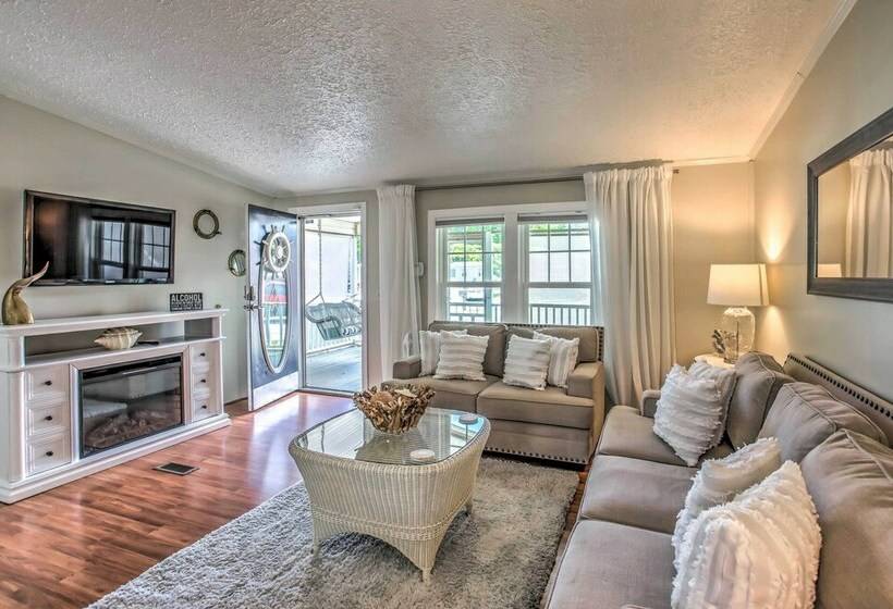 Murrells Inlet Home W/ 2 Screened In Porches!