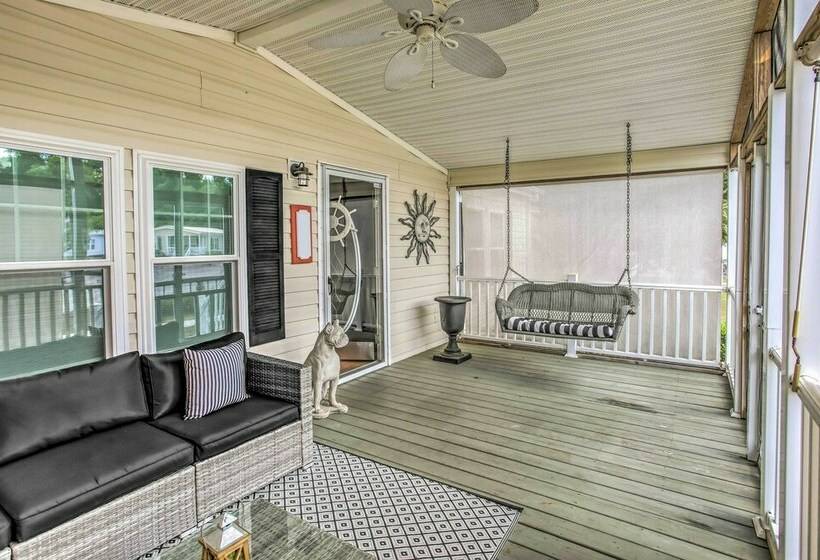 Murrells Inlet Home W/ 2 Screened In Porches!