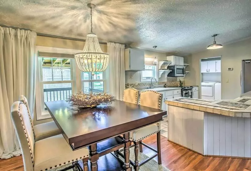Murrells Inlet Home W/ 2 Screened In Porches!