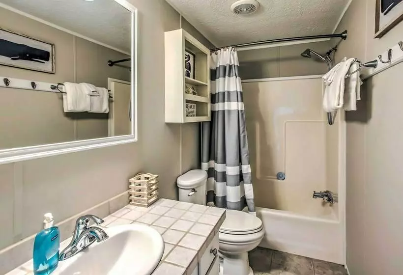 Murrells Inlet Home W/ 2 Screened In Porches!