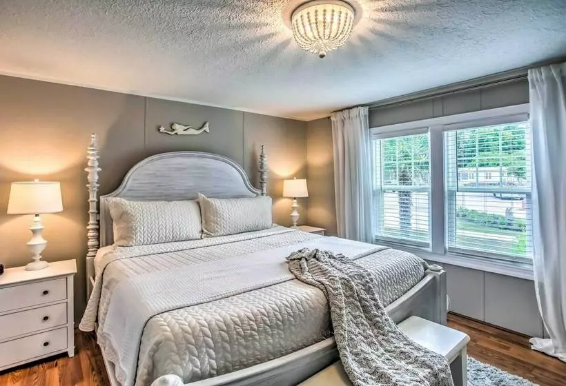 Murrells Inlet Home W/ 2 Screened In Porches!