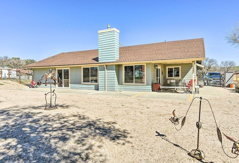 Newly Updated, Dog Friendly Peakview House!