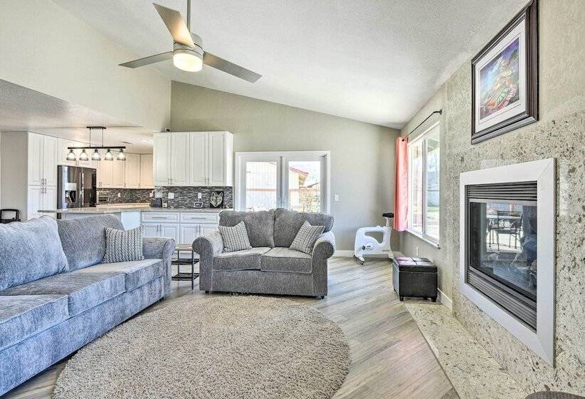 Newly Updated, Dog Friendly Peakview House!