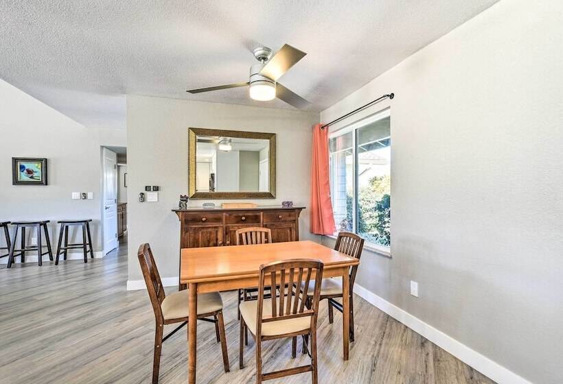 Newly Updated, Dog Friendly Peakview House!