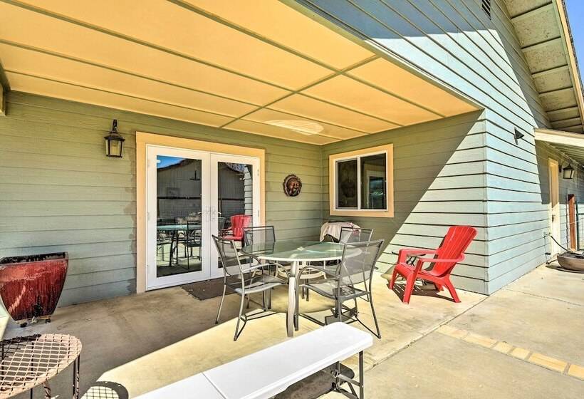 Newly Updated, Dog Friendly Peakview House!