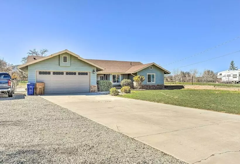 Newly Updated, Dog Friendly Peakview House!