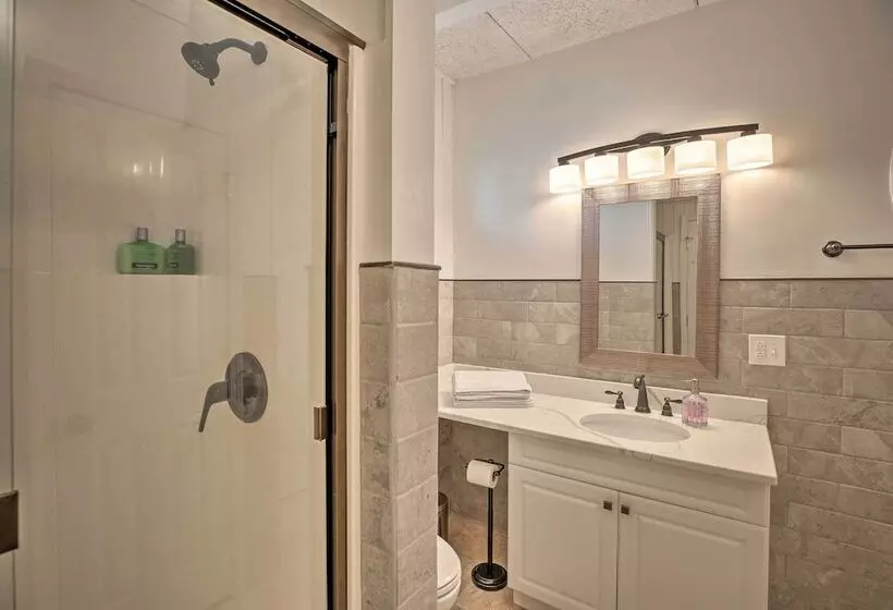 North Myrtle Beach Home: Steps To The Beach!