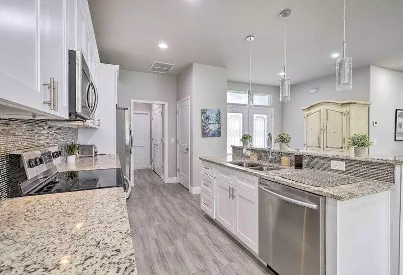 Palm Bay Home W/ Patio & Yard   12 Mi To Beach!