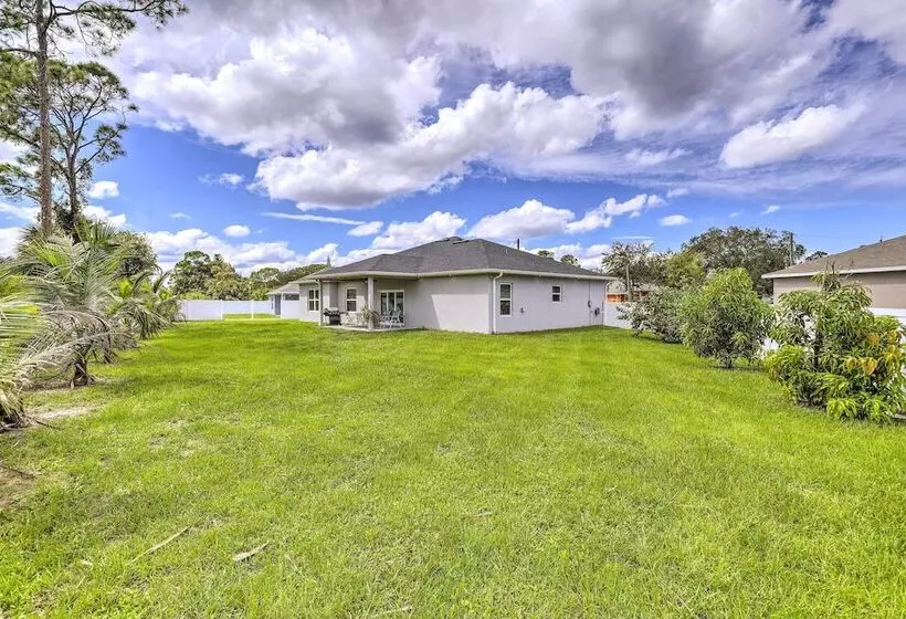 Palm Bay Home W/ Patio & Yard   12 Mi To Beach!