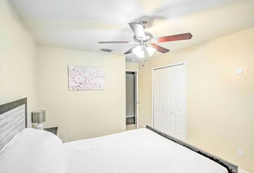 Peaceful Lehigh Acres Home W/ Grill + Lanai!