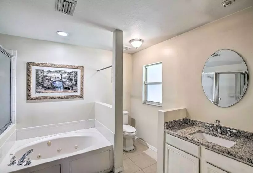 Peaceful Lehigh Acres Home W/ Grill + Lanai!