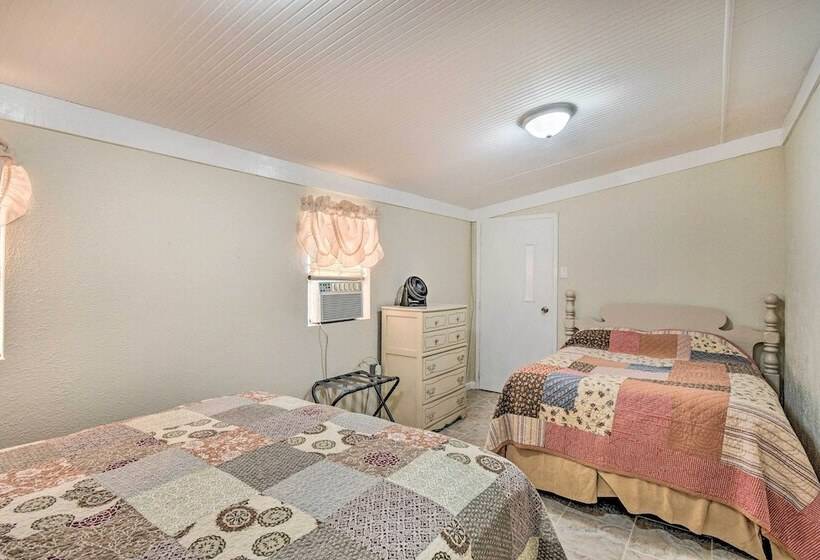 Peaceful Satsuma Escape W/ Dunns Creek Access