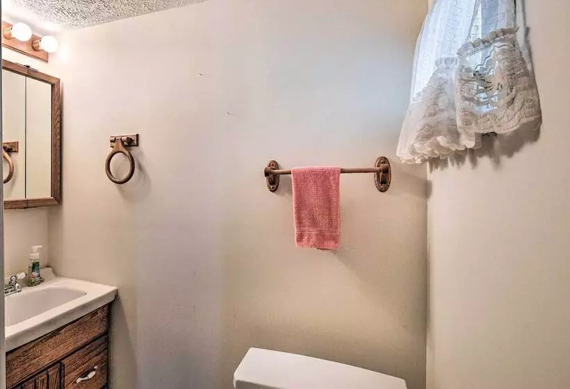 Peaceful Satsuma Escape W/ Dunns Creek Access