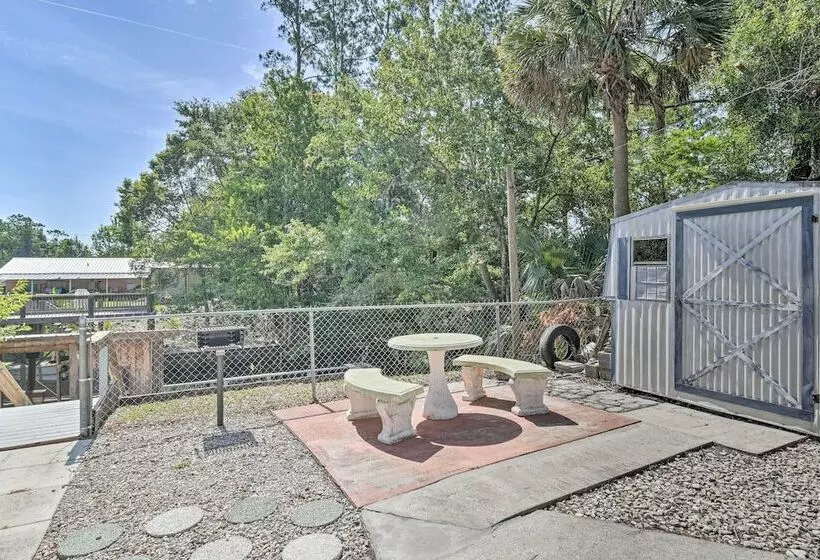 Peaceful Satsuma Escape W/ Dunns Creek Access