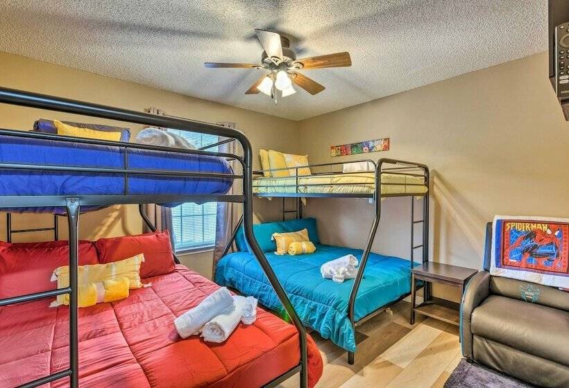 Pensacola Home W/ Private Backyard & Fire Pit