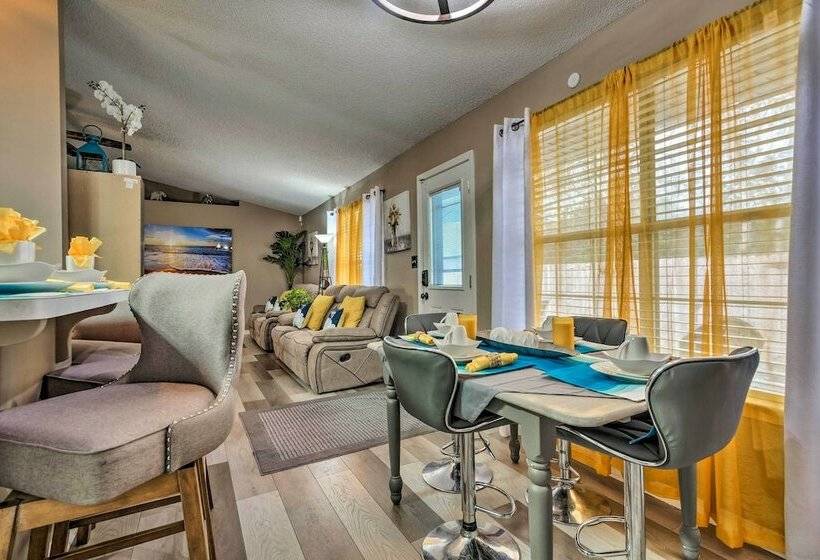 Pensacola Home W/ Private Backyard & Fire Pit