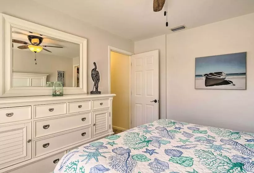 Pet Friendly Fort Myers Home W/ Patio & Grill!