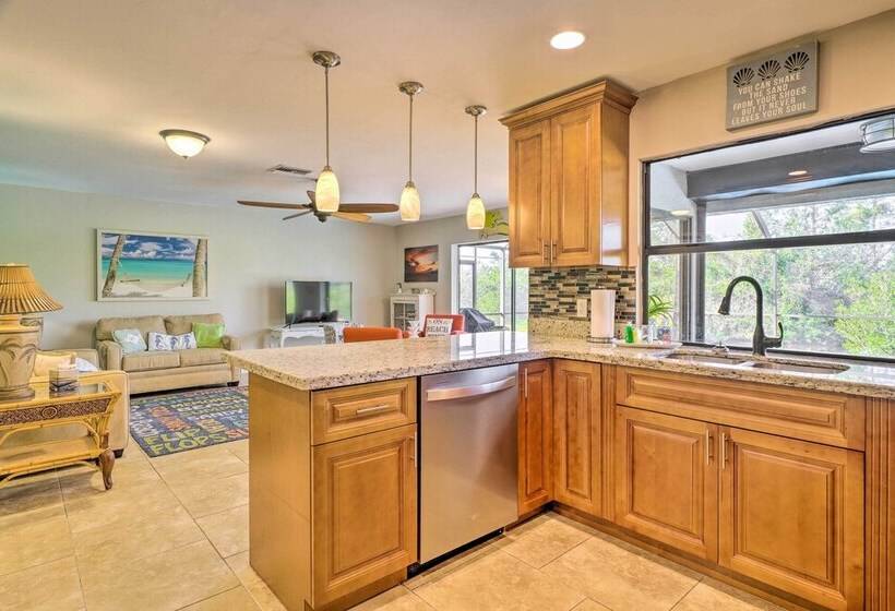 Pet Friendly Fort Myers Home W/ Patio & Grill!